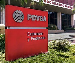Introducción IDEEX => Infraestructura de datos espaciales de Exploración PDVSA Empresa petrolera estatal de Venezuela. Más de 100.000 empleados.