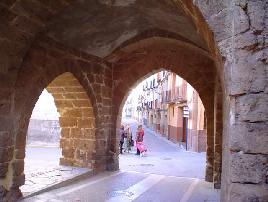 acceso al casco histórico s.xiv TORREÓN DE LA CÁRCEL O PORTAL DE DAROCA - Torre de defensa de la muralla situada sobre una de la puertas de la villa, la de Daroca.