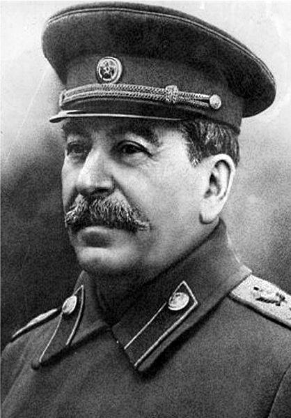 Se puede decir que la época de Stalin representa el abandono de la lucha revolucionaria entendida como una empresa que permita ir acabando poco a poco con las clases sociales y el Estado en el