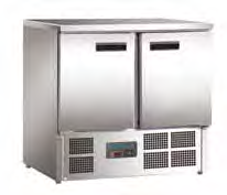 Mostradores frigoríficos Mostrador frigorífico con parte superior de acero inoxidable que puede utilizarse como superficie de trabajo. Capacidad para 3 bandejas Gastronorm / de 00mm de profundidad.