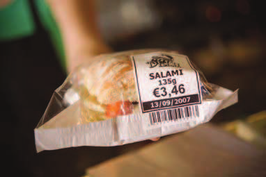 Las empresas de alimentación utilizan nuestras soluciones de impresión de etiquetas QL porque saben que pueden confiar en nuestras etiquetas de alta calidad, que le