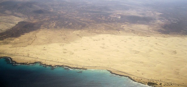Playa de Santiago, La Gomera Playa del Papagayo, Lanzarote En el archipiélago canario es frecuente la formación de campos de dunas, es decir, colinas