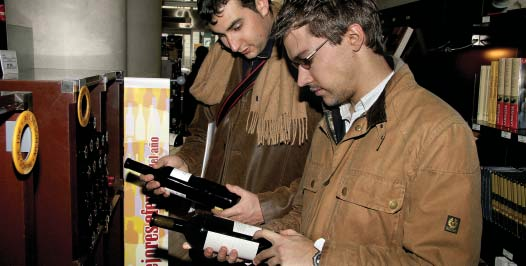 sector vitivinícola 36 El consumo de vino en España El consumo de vino enlaza con la cultura gastronómica de España y con el paso de los años se ha convertido, sin lugar a dudas, en la bebida más