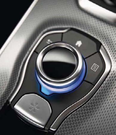 Pilota la emoción Gracias al sistema exclusivo Multi-Sense, el Nuevo Renault Espace permite elegir el comportamiento del vehículo en función de tu estado de ánimo.
