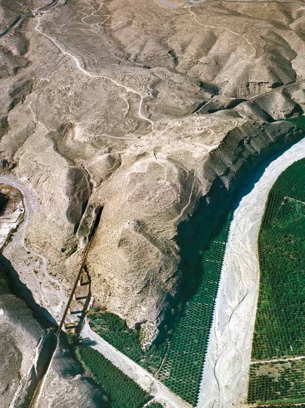 Vista aérea del Llano de Los Millares entre la rambla de Huéchar y el río Andarax El yacimiento arqueológico de Los Millares se localiza en el municipio de Santa Fe de Mondujar (Almería), en una