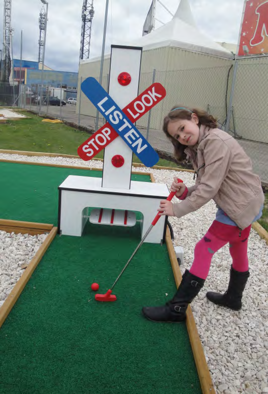 Tenemos una nueva actividad en el centro de ocio Las Rozas. El Mini Golf es un juego apto para todas las edades.
