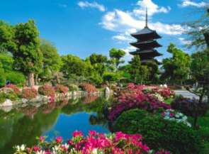 Se dice en Japón que no puedes decir hermoso si no has visitado Nikko y sus templos y jardines. También el monte Fuji y el lago Hakone.