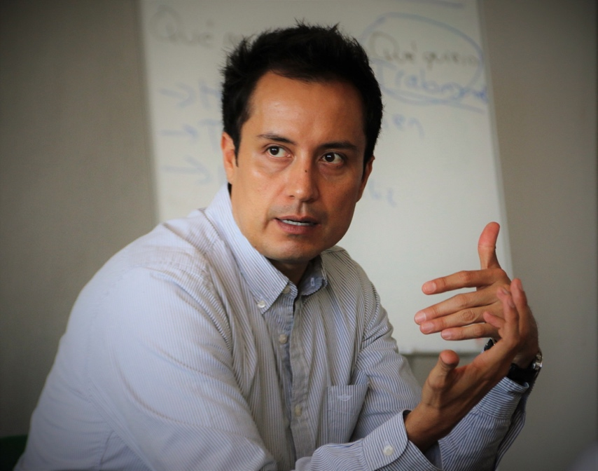 Paulo César Ramírez Silva Emprendiendo e innovando con éxito como estudiante técnico. Emprender con Innovación Tecnológica en México no es nada fácil, pero SÍ ES POSIBLE.