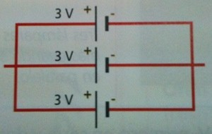 b) En paralelo. c) En montaje mixto. 6.9.- Cuál de las siguientes fórmulas se emplea para calcular la resistencia equivalente (Re) de un grupo de resistencias en serie?. a) R e =R 1 +R 2 +R 3 +.