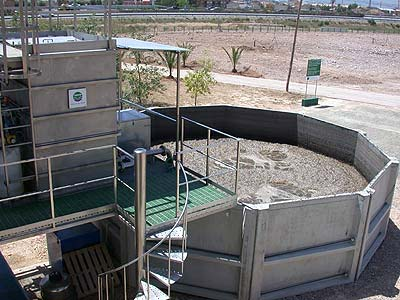 Tratamientos fracción líquida: PROCESOS BIOLÓGICOS CLÁSICOS Fangos activos: tratamiento convencional con: Mezcla y/o aireación del agua residual con la biomasa.