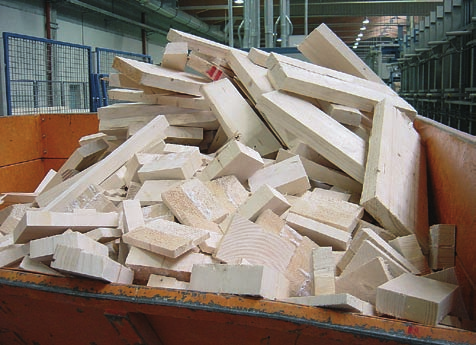 La madera es un material reciclable Aegún la Asociación Española de Recuperadores de Madera (ASERMA), en 2005 se recuperaron algo más de 1 millón de toneladas de residuos de madera Cabe destacar que