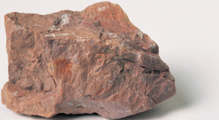 Cambios en la composición mineralógica Cuando aumenta la temperatura, las rocas sufren cambios como la pérdida de agua, la modificación del color y la transformación de los minerales originales.