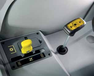 pulsadores de mando en la cabina y en los dos guardabarros y suministra toda la potencia del motor con la máxima fiabilidad.