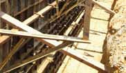 SIEMPRE SEGUROS Cable de grúa Figura 1 En construcción, se acostumbra utilizar encofrados de madera que permiten una gran variedad de formas; pero, en la actualidad también se están empleando mucho