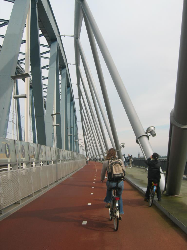 Nijmegen Puente para ciclistas y
