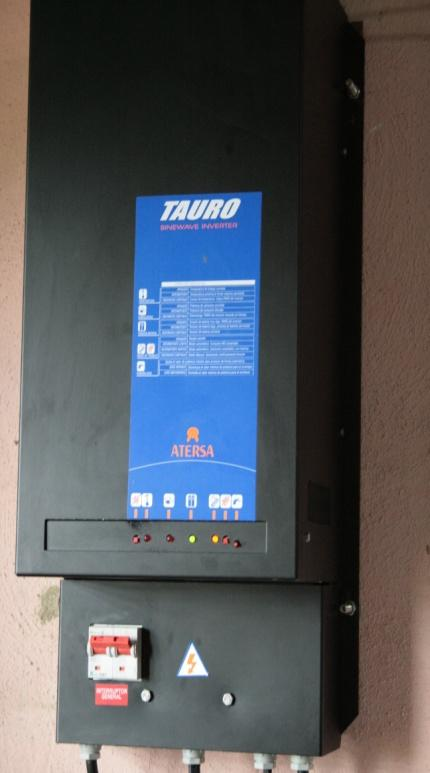 Equipo Intalado Inversor Tauro BC1512 Modelo Potencia nominal a 20ºC Tensión nominal de entrada Rango de tensiones de entrada Desconexión automática baja tensión TAURO BC151 2 1500 VA 24 Vdc 20-32