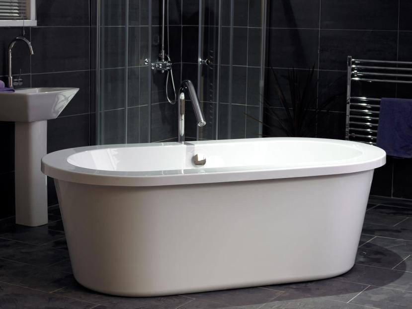 Baños de cuerpo y pies: Es posible verter unas gotas en una tina para poder beneficiarse de los AE a través del baño.