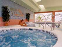 El Hotel Apartamentos Reserva de Marbella es el sitio ideal para unas vacaciones en familia, jugar al golf en cualquiera de los magníficos campos de golf de la zona o disfrutar del