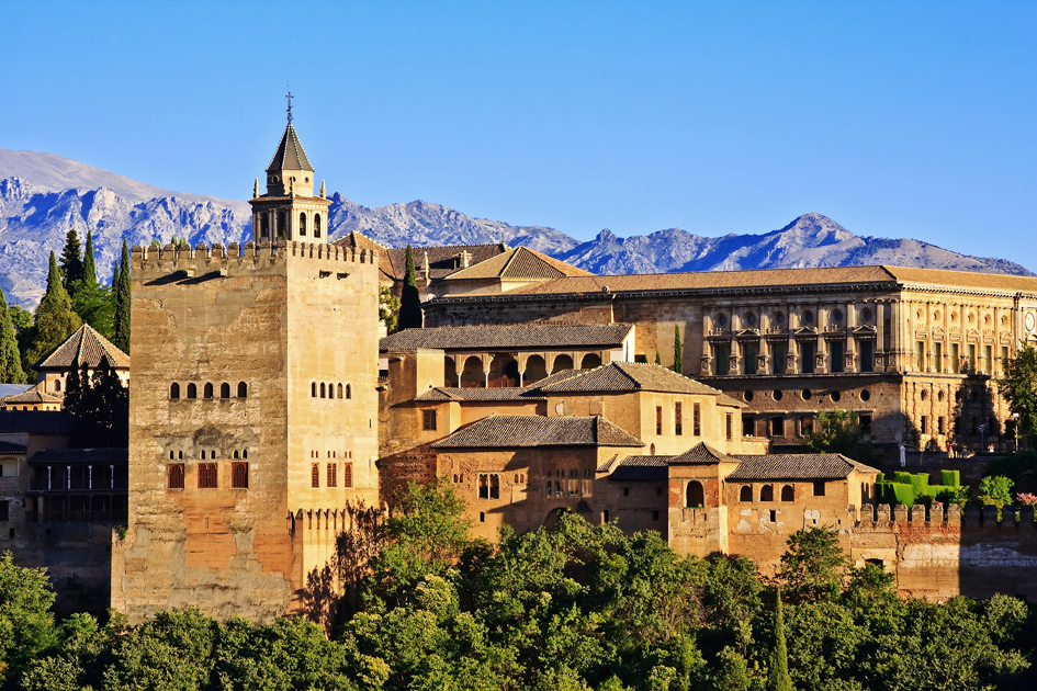 Nivel: C1 Actividas Itinerarios culturales La Alhambra por Marta Lozano Molina S. Borisov/Shutterstock.