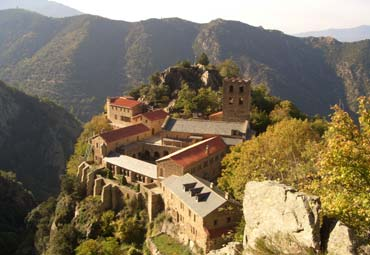 Els monjos vivien en el monestir dedicats a la seva