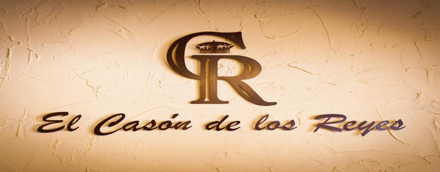 Cena. Restaurante Casón de Los Reyes MENÚ DEVUELTAPORELMUNDO Ctra. Granada, 11 30400 Caravaca de la Cruz. Teléf. 968.722247 Se encuentra a escasos 50 m.