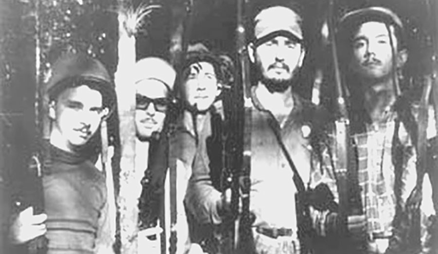 combaten con la columna española del coronel Pavía en el potrero de Mendoza, Matanzas. 1956 Levantamiento revolucionario en Santiago de Cuba.