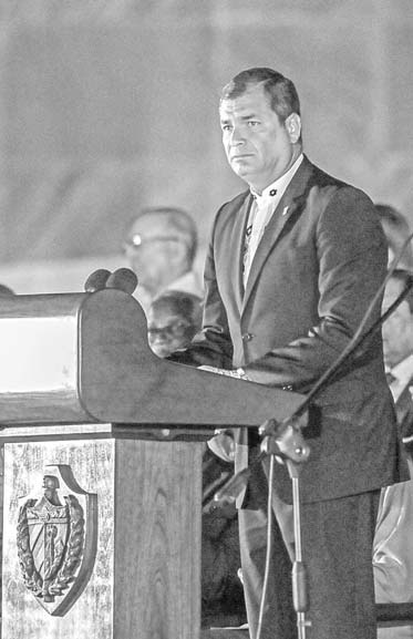 4 «Con el ejemplo de Fidel jamás el pueblo cubano permitirá que su país vuelva a ser colonia de ningún imperio» Rafael Correa NOVIEMBRE 2016 ACTO DE MASAS EN HOMENAJE PÓSTUMO AL COMANDANTE EN JEFE DE