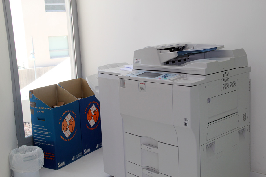 Antes de imprimir preguntante: es necesario imprimir todo lo que hacemos ahora?, cuántas copias en papel necesito y para qué son?