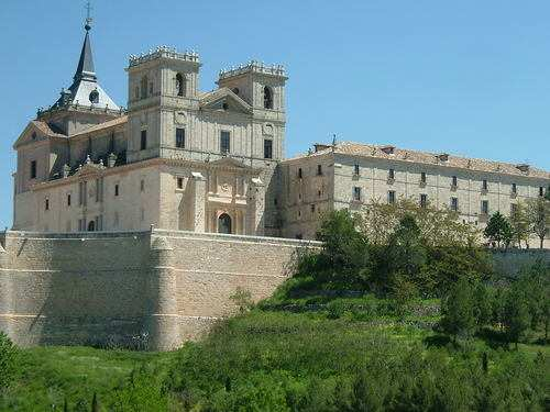 1º Monasterio de Uclés y Cuenca (1) (Esta Excursión se hizo el 25 de Marzo) El desplazamiento se hizo en autocar, casi todo por Autovía. En la mañana se visitó el Monasterio de Uclés.
