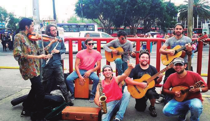 Rumbo Sur comenzó su camino en el 2015 en México, está conformado por amigos de Mendoza, Argentina.