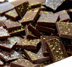 mayoritariamente para realizar sus adquisiciones de chocolates y derivados del cacao a los supermercados (64,79% de cuota de mercado).
