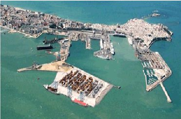 Si el Puerto de la Bahía de Cádiz se desarrollaría en los servicios logísticos de valor añadido, relacionado al transborde marítimo, el 'Bajo de las Cabezuelas' daría empleo a decenas de miles de