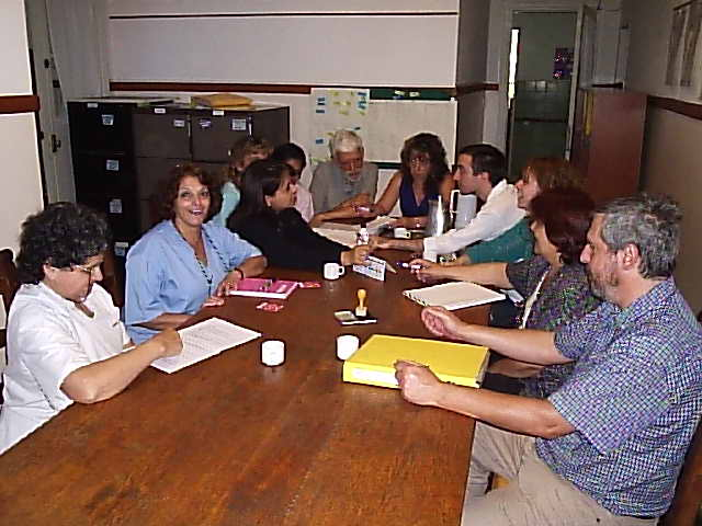 RESIDENCIAS DE CUIDADOS DE LARGO PLAZO El El trabajo en en equipo interdisciplinario especializadoen en gerontología y el el cuidado especial