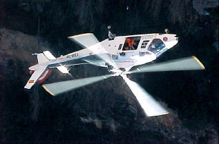 5 Helicóptero de urgencias y emergencias utilizado en la coordinación de incendios forestales.