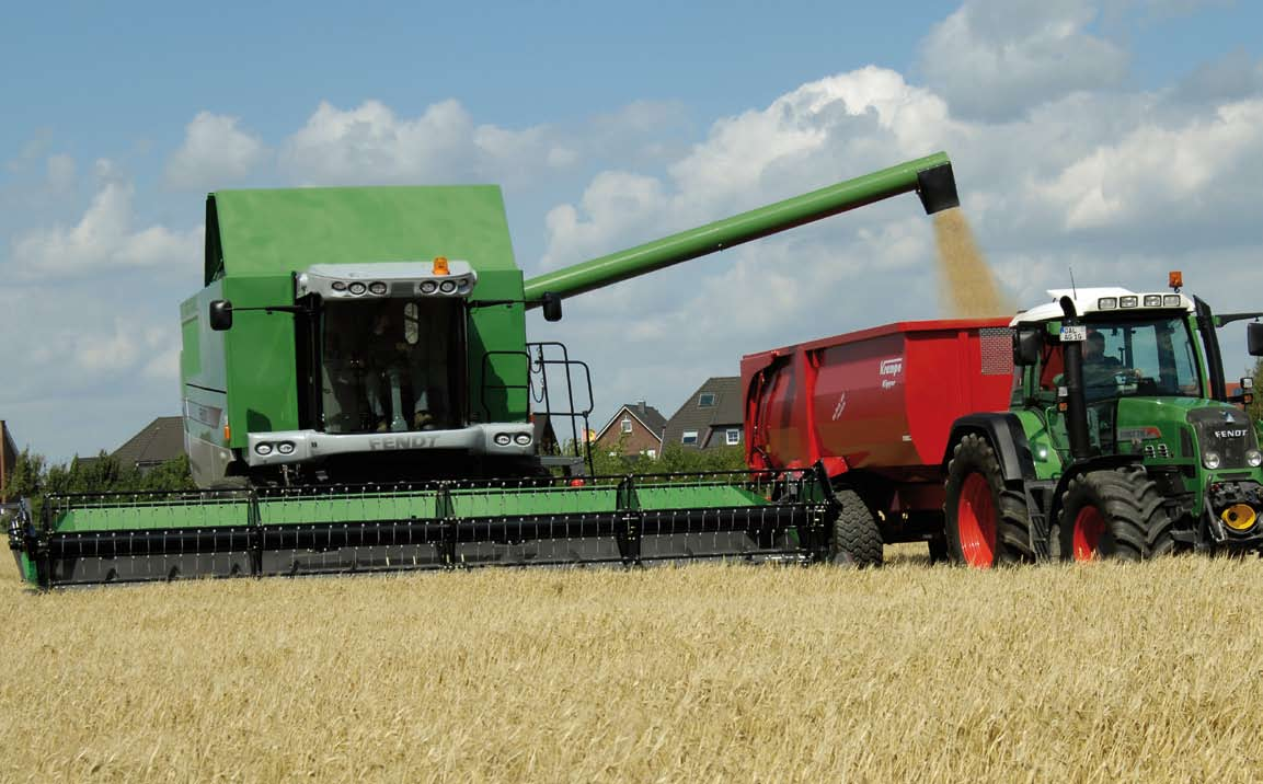 Voluminoso depósito de grano: Espacio para el mejor depósito de grano Gran depósito de grano para un máximo rendimiento por día Descarga rápida del producto de cosecha Cobertura