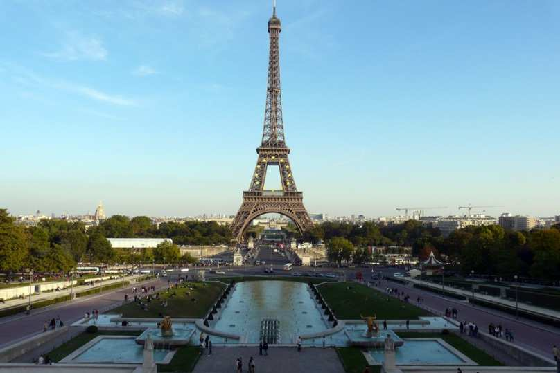 DESDE: 535 París, la llamada "Ciudad de las luces", es realmente una de las ciudades más hermosas del mundo. Esta ciudad capital está compuesta por 20 distritos o "arrondissements".