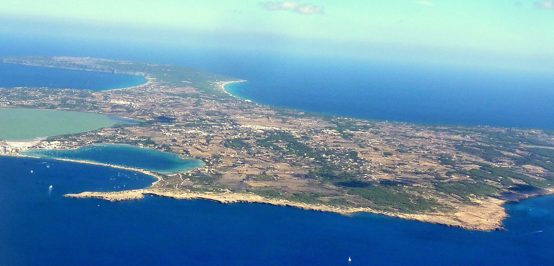 Vista aérea de la Isla de Formentera, al S de