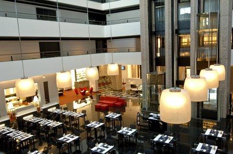 Hilton Madrid Airport 284 habitaciones, incluyendo habitaciones en Planta Ejecutiva, Hilton Relaxation Rooms y suites