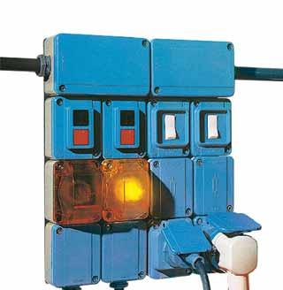 serie TAIS MIGNON Pequeños aparatos en termoendurecido Termoendurecido altas prestaciones Contenedores de superficie en termoendurecido para aparatos Ticino Magic IP44 Bases industriales de