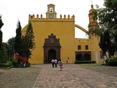 CENTRO DE REUNION Y ACCESOS LUGAR DE REUNIÓN: Atrio de la Parroquia de San Bernardino de Siena, Centro de Xochimilco.