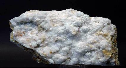 41 Estroncianita : Clase Minerales carbonatados y nitratos Formula Química SrCO3 Tenacidad Frágil Densidad 3.74 a 3.78 g/cm 3 ácido/base Ácido Estructura cristalina Ortorrómbico Dureza 3.