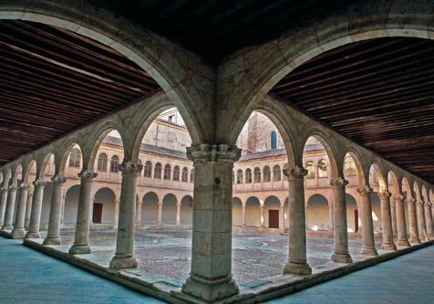 xvii, nos mostrarán un antiguo monasterio de las religiosas del Cister (Iglesia de las Bernardas), el