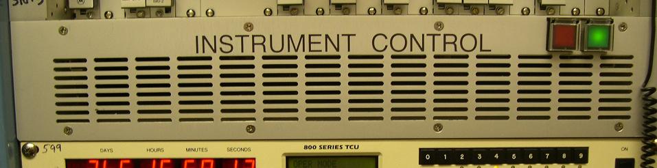 3.b Apagar el chasis de control del instrumento (INSTRUMENT CONTROL); botón cuadrado verde en la parte derecha, sin señas (este interruptor