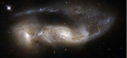 Mientras que las galaxias espirales tienden a encontrarse en las regiones más aisladas del Universo, las elípticas tienden a agruparse.
