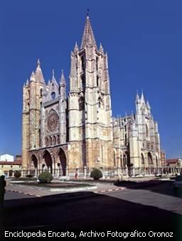 Catedral de León, España Edificio emblemático del gótico peninsular, la catedral de León, iniciada a mediados del siglo XIII y concluida