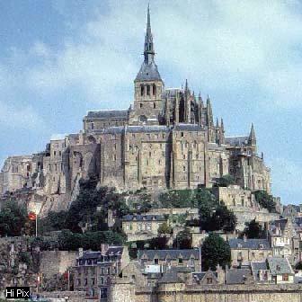 Mont-Saint-Michel (Francia) Esta abadía fortificada preside la isla de Mont- Saint-Michel, en la costa de