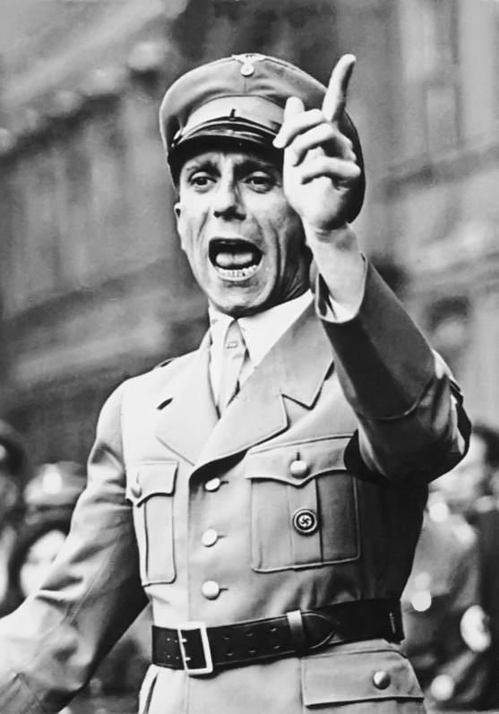 Propaganda Nazi Necesidad de una unidad ideológica absoluta Creación del Ministerio de Cultura dirigido por Goebbels La propaganda fue un instrumento ideológico que exaltaba tres ideas