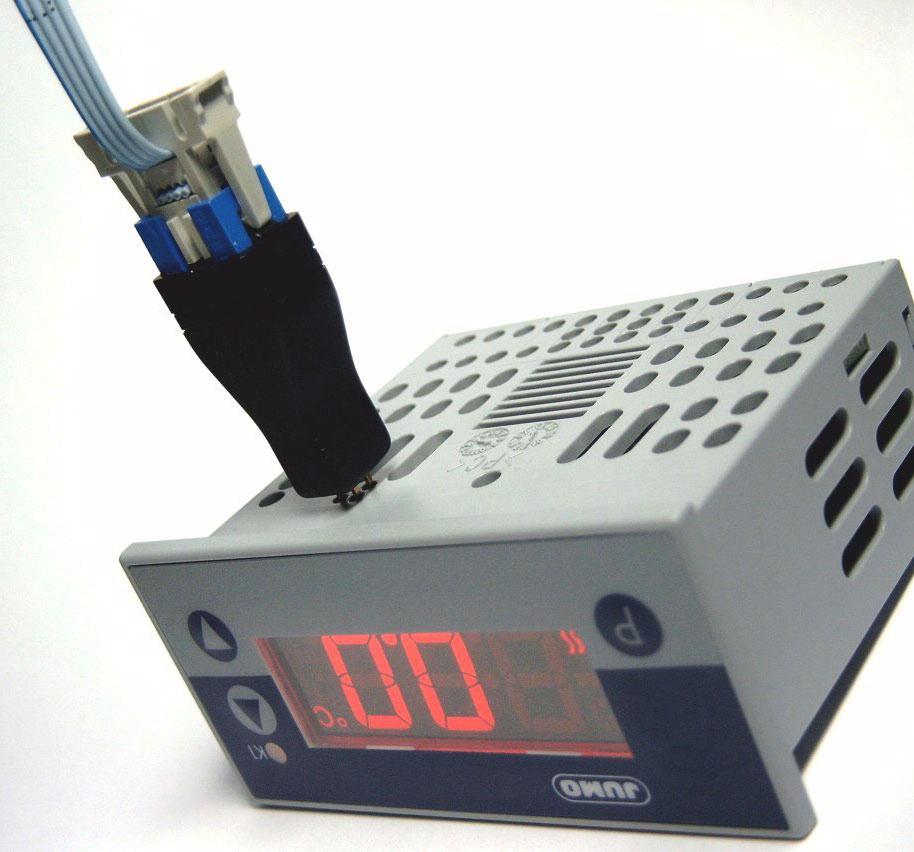 Datos electricos Aseguramiento de datos Tipo de conexion Clemas atornillables para secciones de cable hasta max. 4 mm 2 de un hilo y de max.