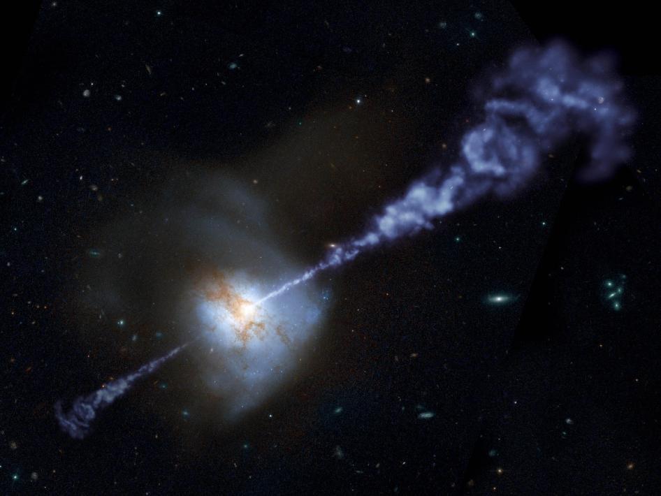 Sobre quien aparece antes, unos proponen que fueron primero las galaxias porque los agujeros negros surgen cuando la masa se acumula en el centro de las galaxias, hasta colapsar.