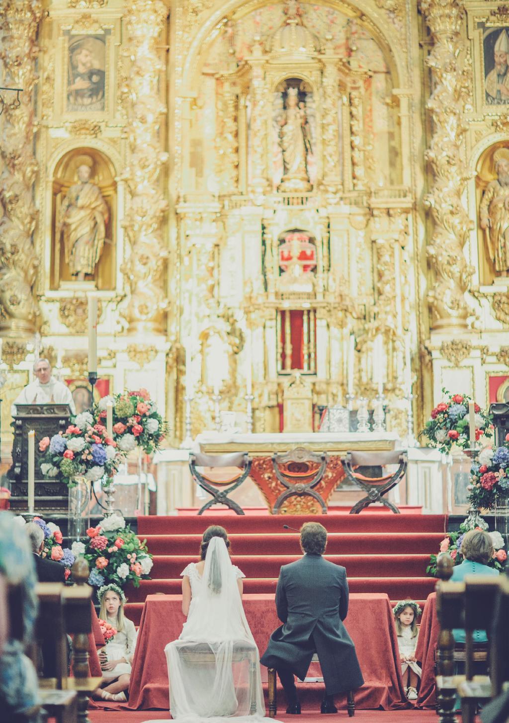 jimena roquero PASO A PASO Para los católicos que eligen dar el sí, la celebración religiosa es la parte más importante del casamiento, este acto solemne está compuesto de distintos momentos,